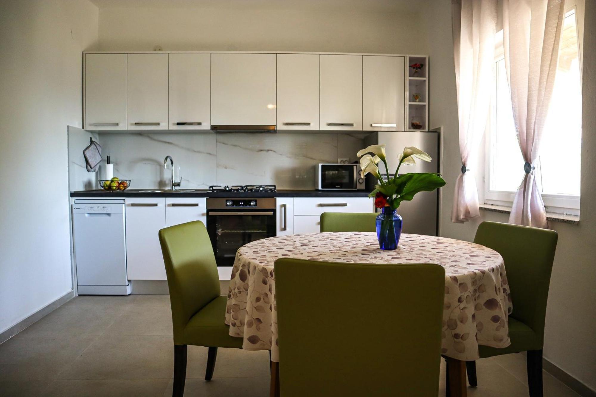 Holiday Home Ante With Beautiful Private Garden Nadin Eksteriør bilde