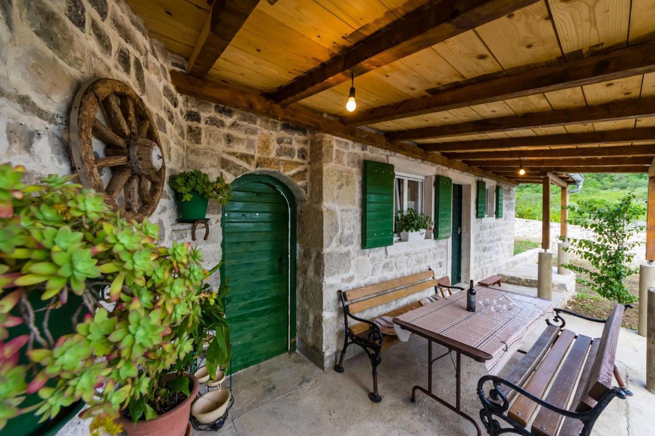 Holiday Home Ante With Beautiful Private Garden Nadin Eksteriør bilde